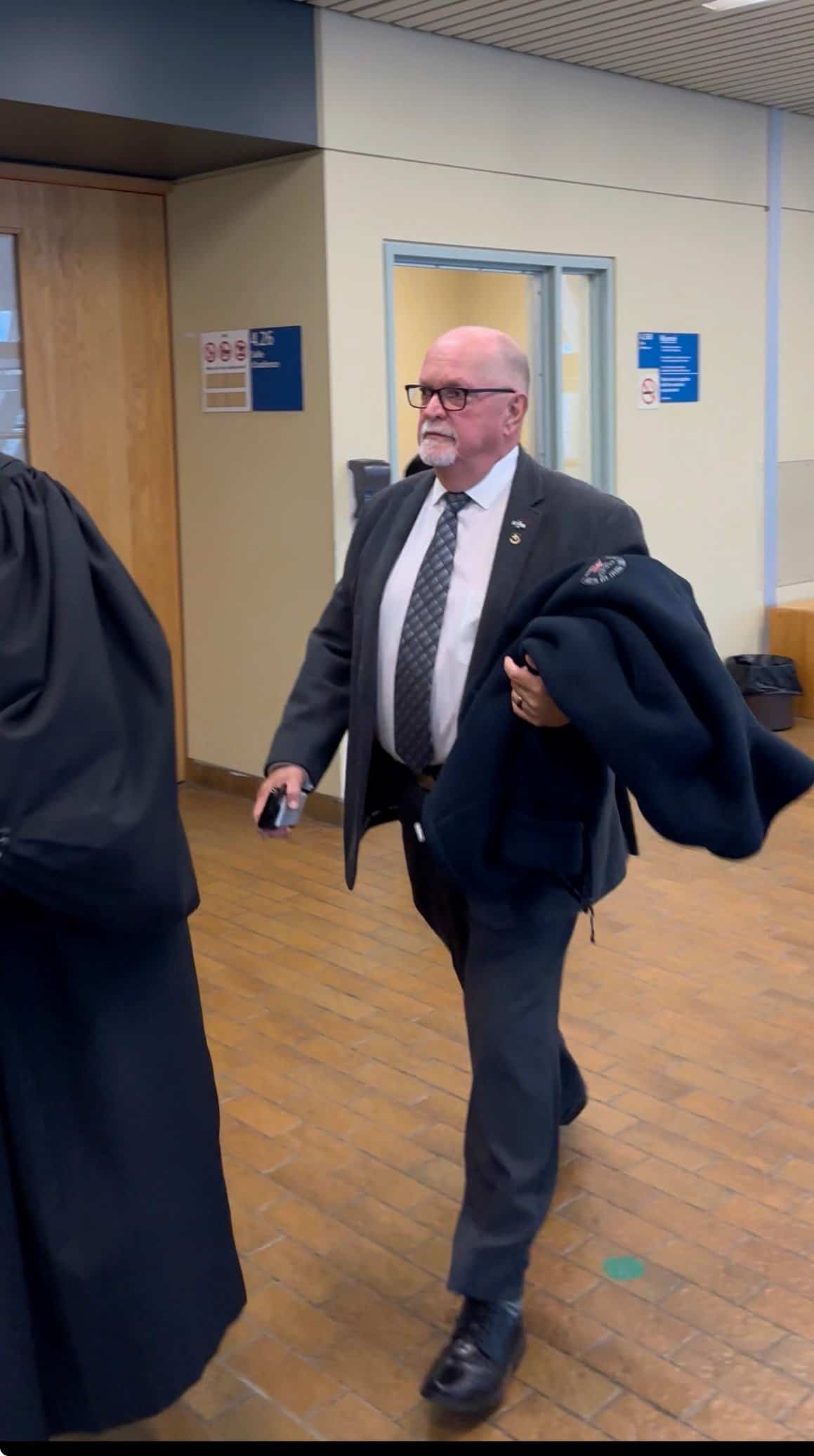Cet ex-instructeur des cadets reconnaît avoir agressé 5 adolescents
