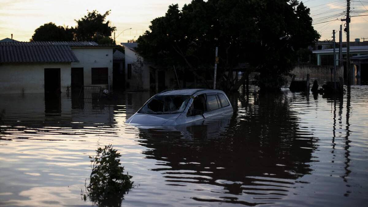 Inondations au Brésil: la pluie tombe toujours sur le sud, le bilan atteint 116 morts