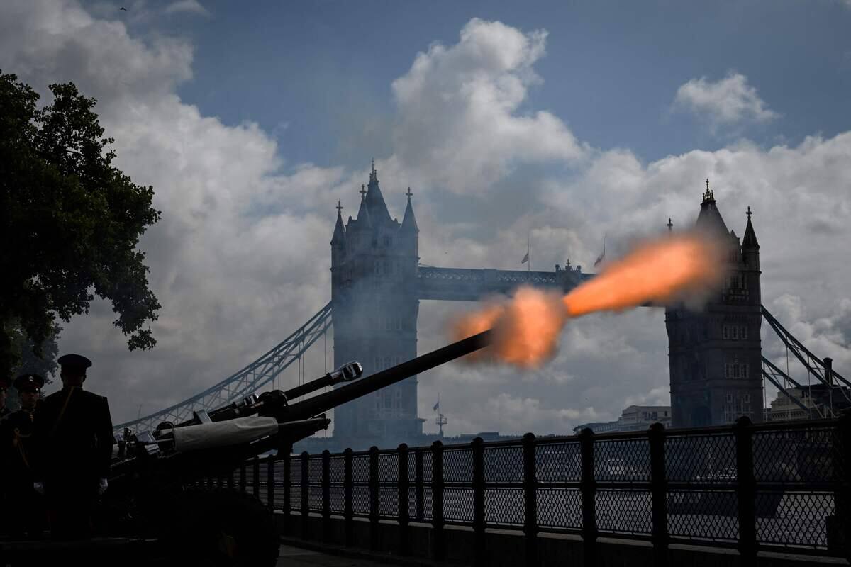 Pourquoi 124 Coups De Canon En Angleterre