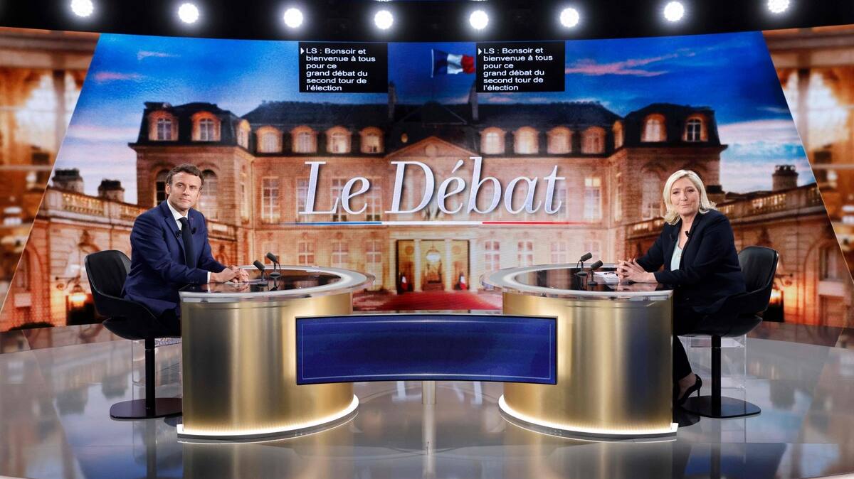 Macron accuse Le Pen de dépendre du pouvoir russe et de Poutine