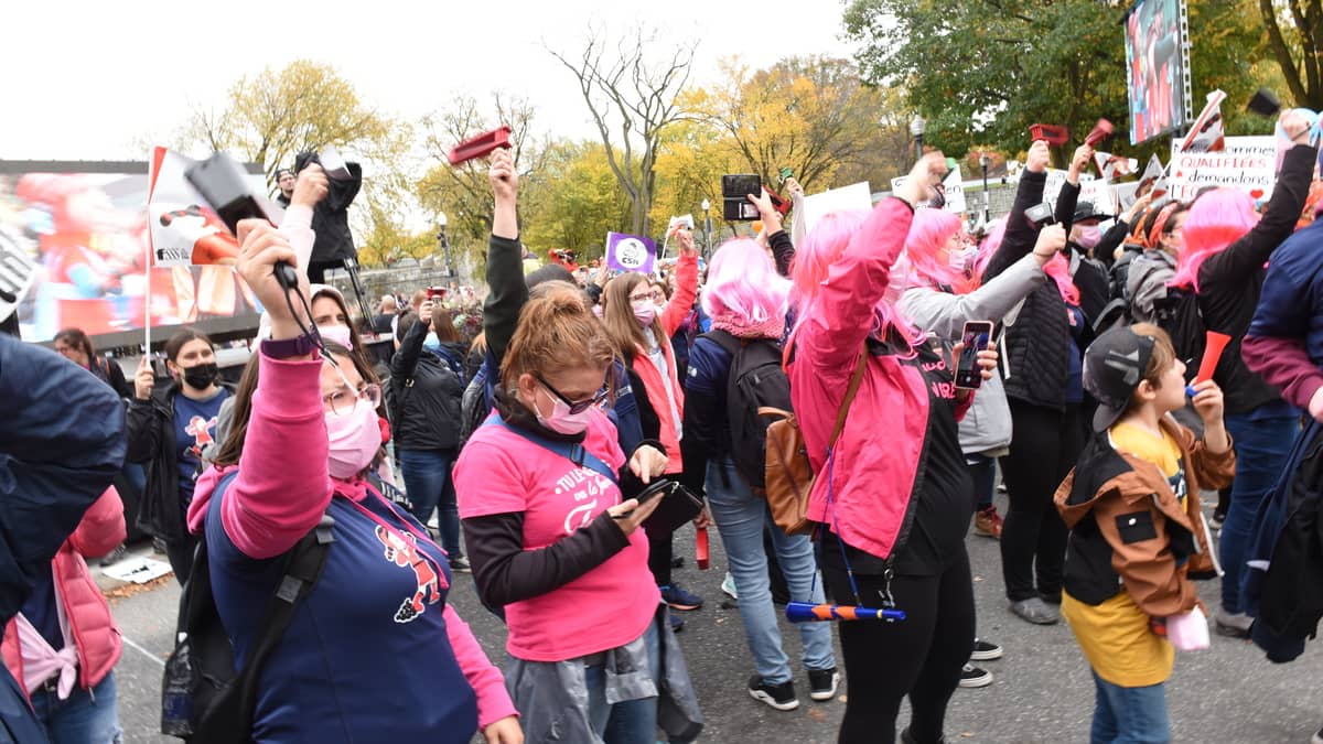 Menace de grève dans les CPE: Québec n’écarte pas la loi spéciale