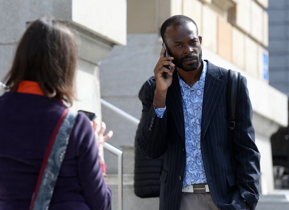 Proc&egrave;s d'Amalega Bitondo: une sc&egrave;ne surr&eacute;elle &agrave; la cour