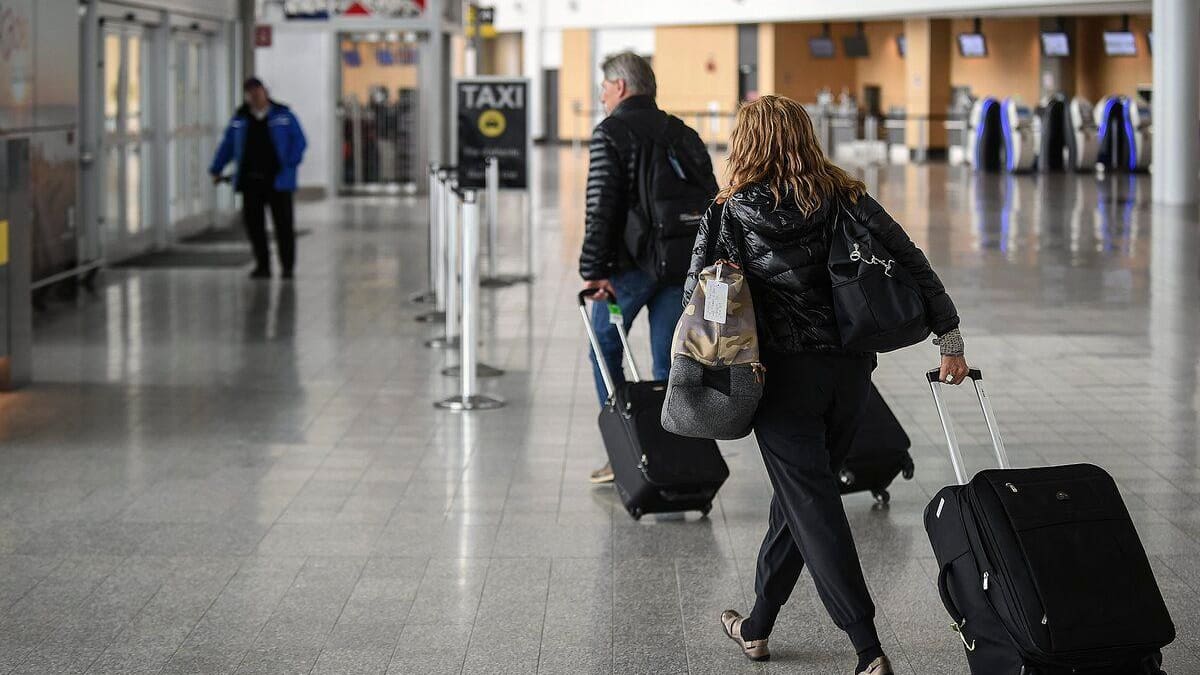 «Rendez-leur la vie facile»: conseils aux voyageurs canadiens pris au Moyen-Orient