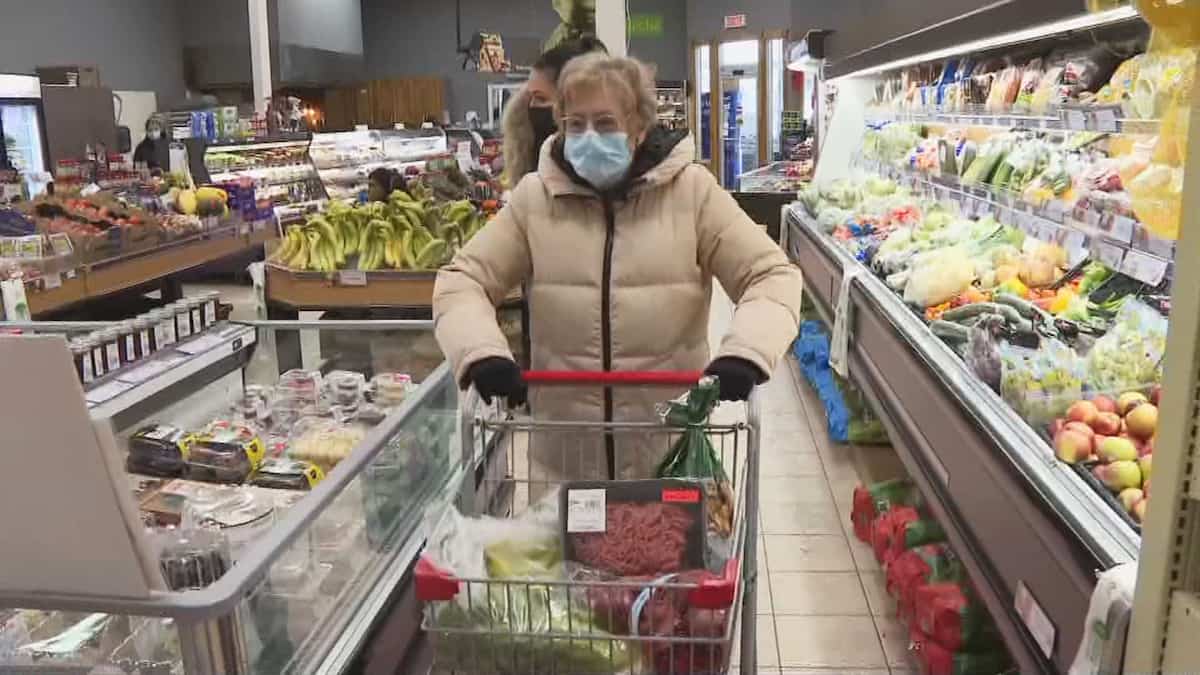 Après trois lettres envoyées à François Legault, une ainée reçoit une réponse du premier ministre