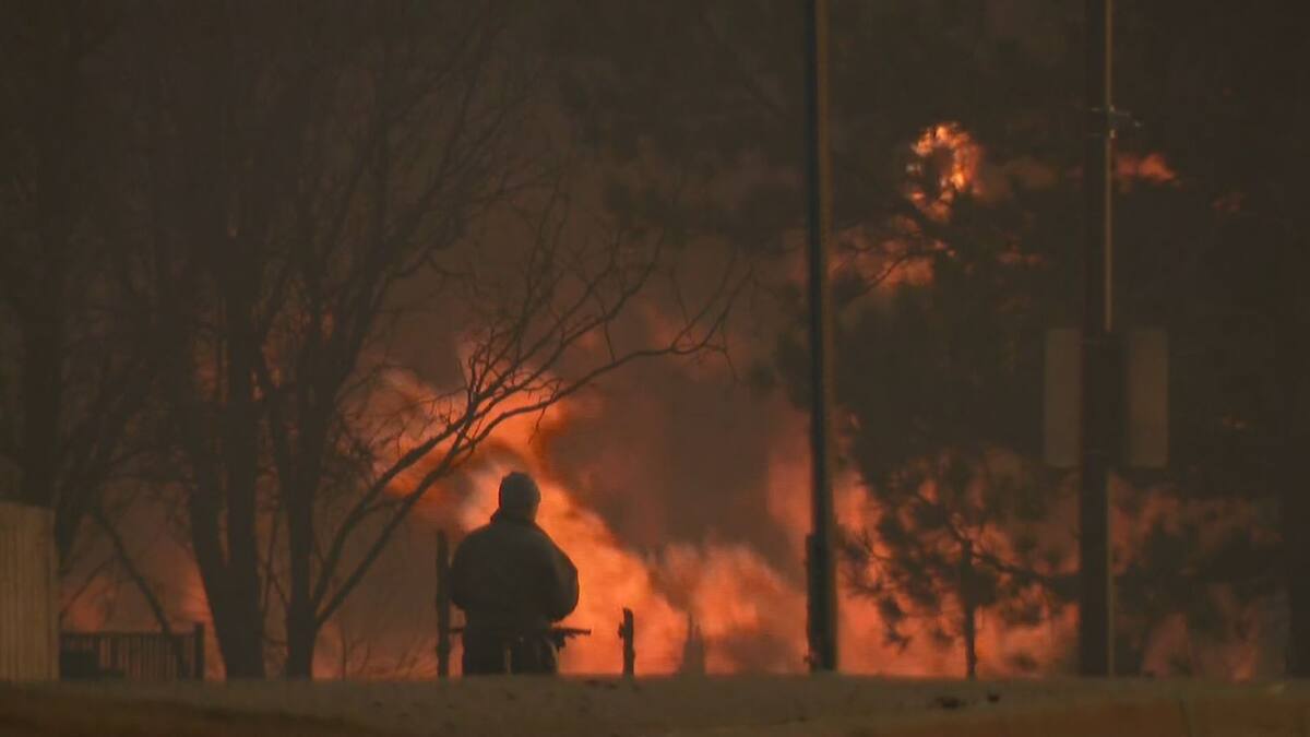 EN IMAGES | Plus de 500 habitations potentiellement détruites dans des incendies au Colorado