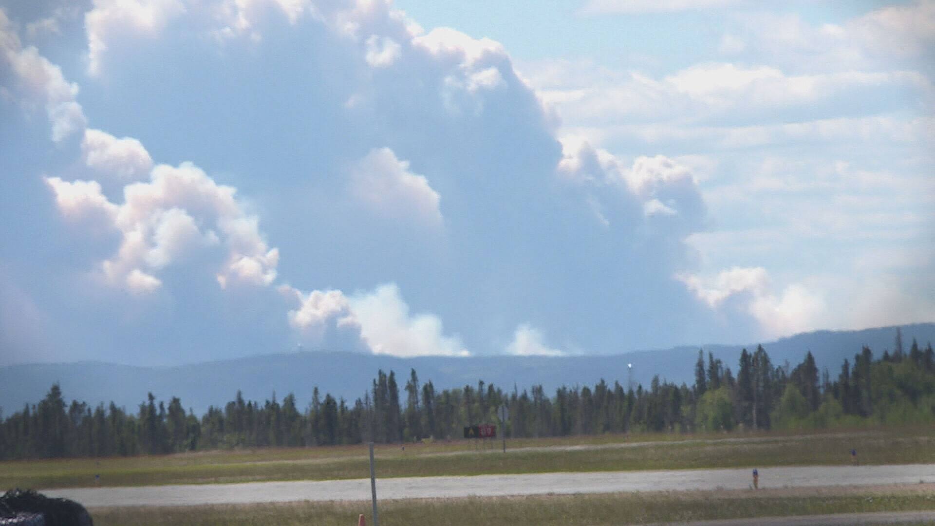 Feux de for&ecirc;t: l&rsquo;aide financi&egrave;re pour les &eacute;vacu&eacute;s r&eacute;activ&eacute;e par Qu&eacute;bec