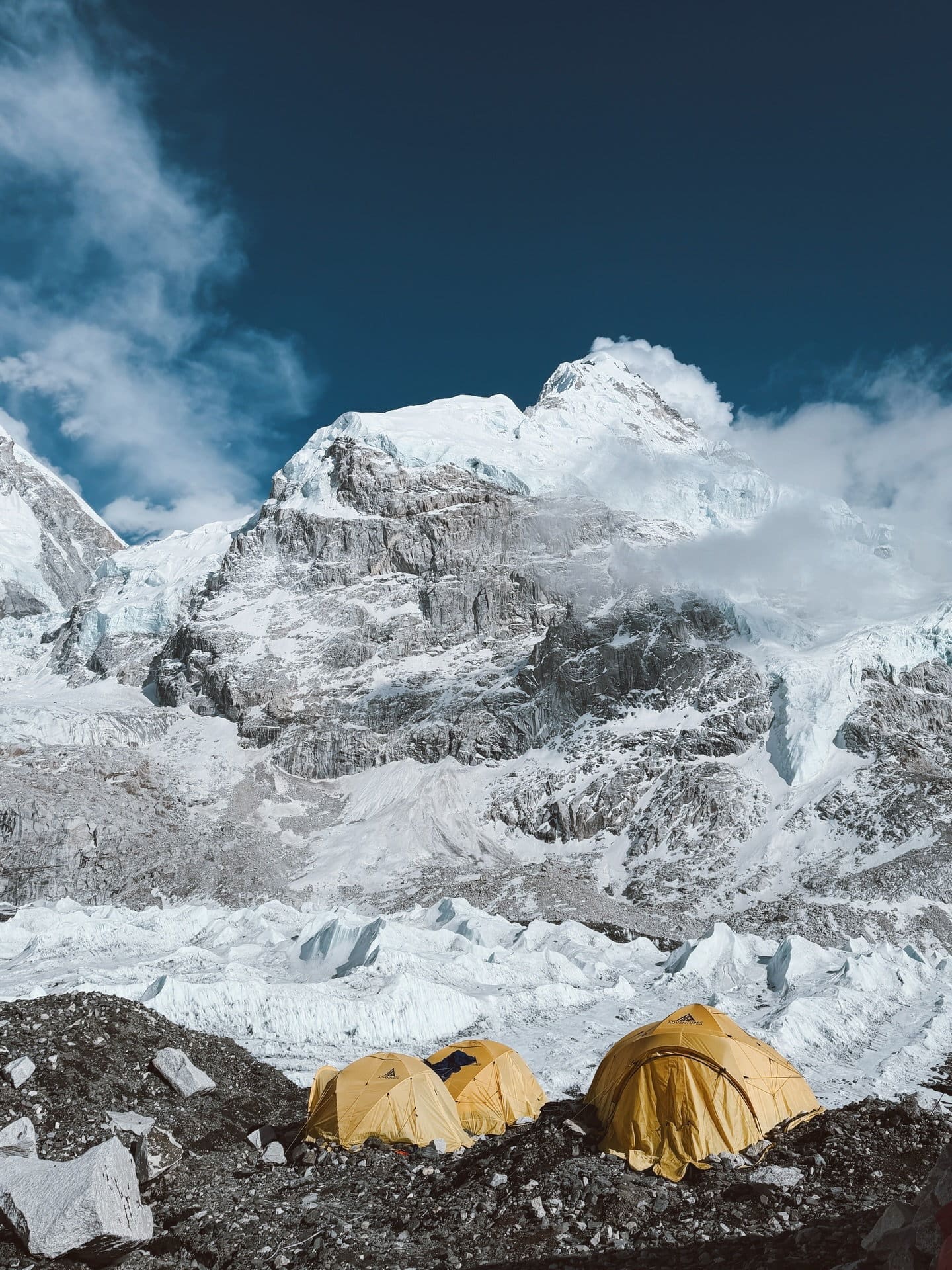 Um imenso sítio entre o acampamento de base e o acampamento 1, causado pelo atraso, que pode criar embocaduras em alta altitude.