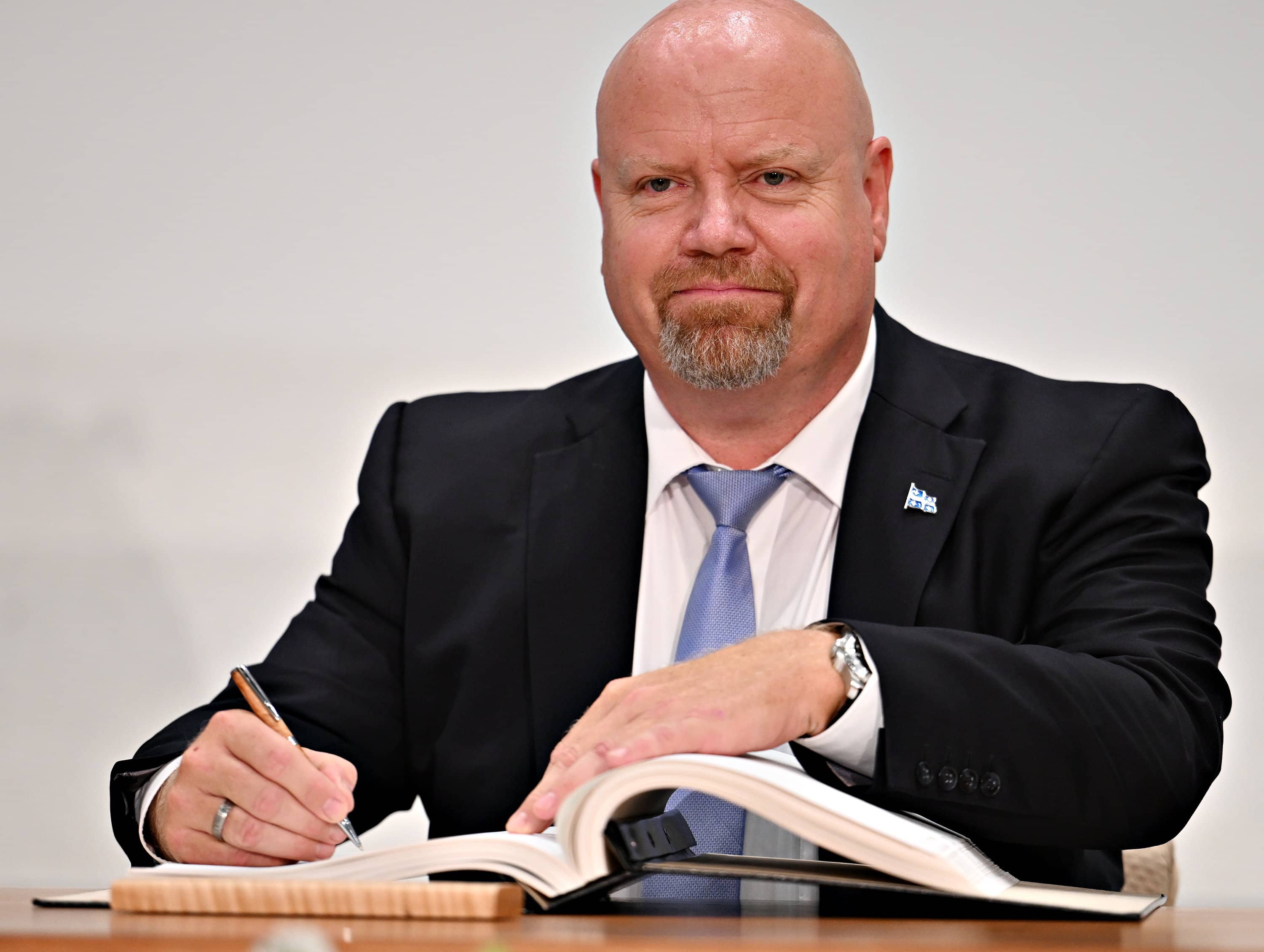 Compressions budg&eacute;taires: le ministre Ian Lafreni&egrave;re demande &agrave; la S&ucirc;ret&eacute; du Qu&eacute;bec de refaire ses devoirs