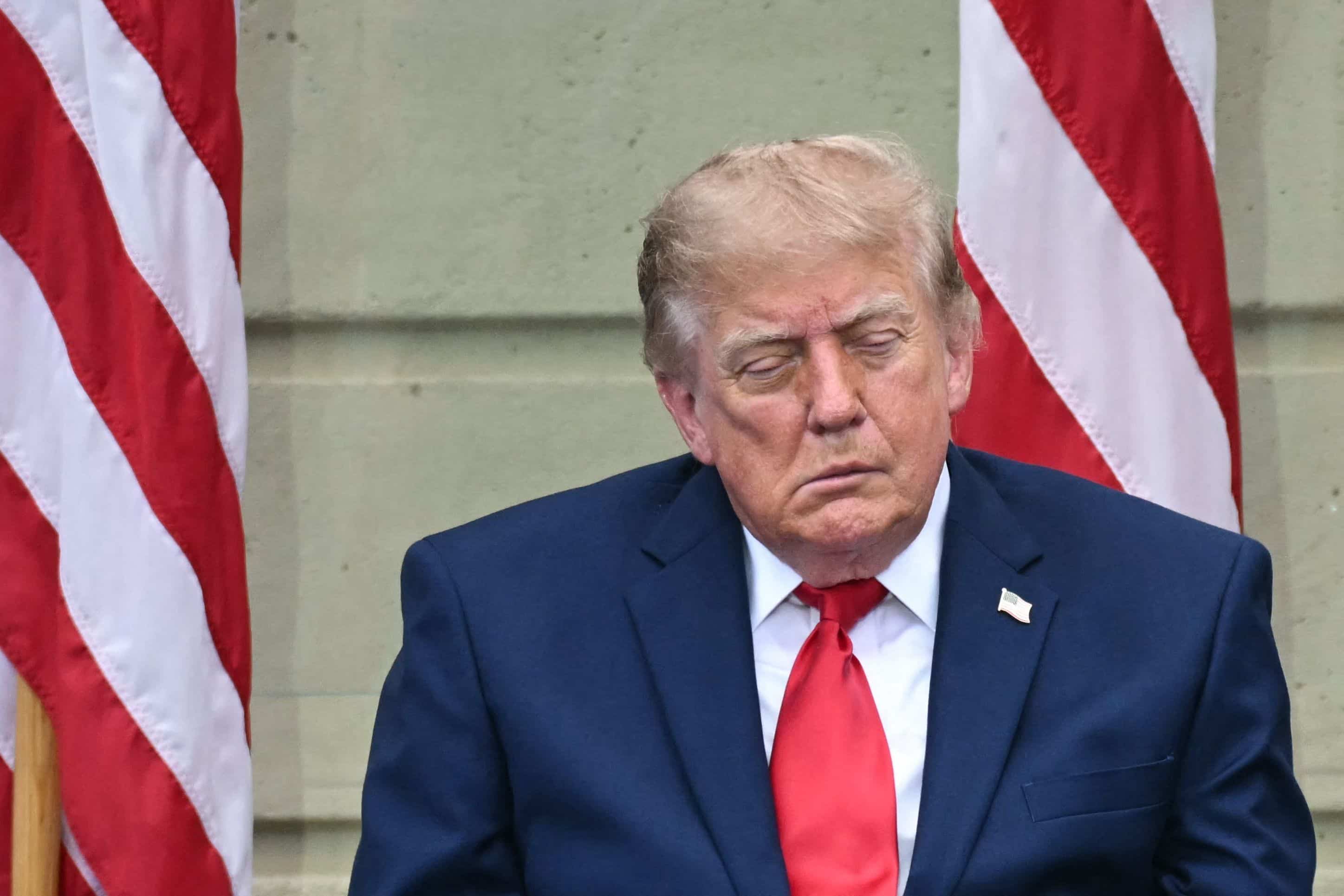 Le président américain Donald Trump assiste à une cérémonie commémorant le 25e anniversaire des attentats terroristes du 11 septembre dans la cour du Pentagone, le 11 septembre 2026 à Arlington, en Virginie.