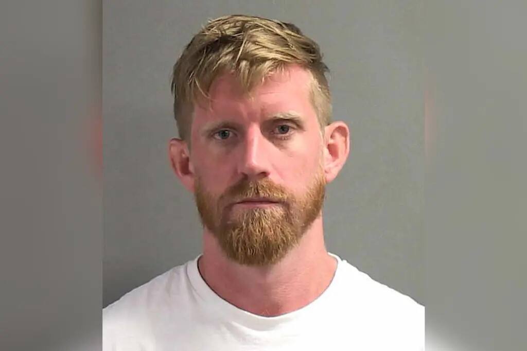 Il &eacute;chappe un enfant du balcon du deuxi&egrave;me &eacute;tage pendant un premier rendez-vous