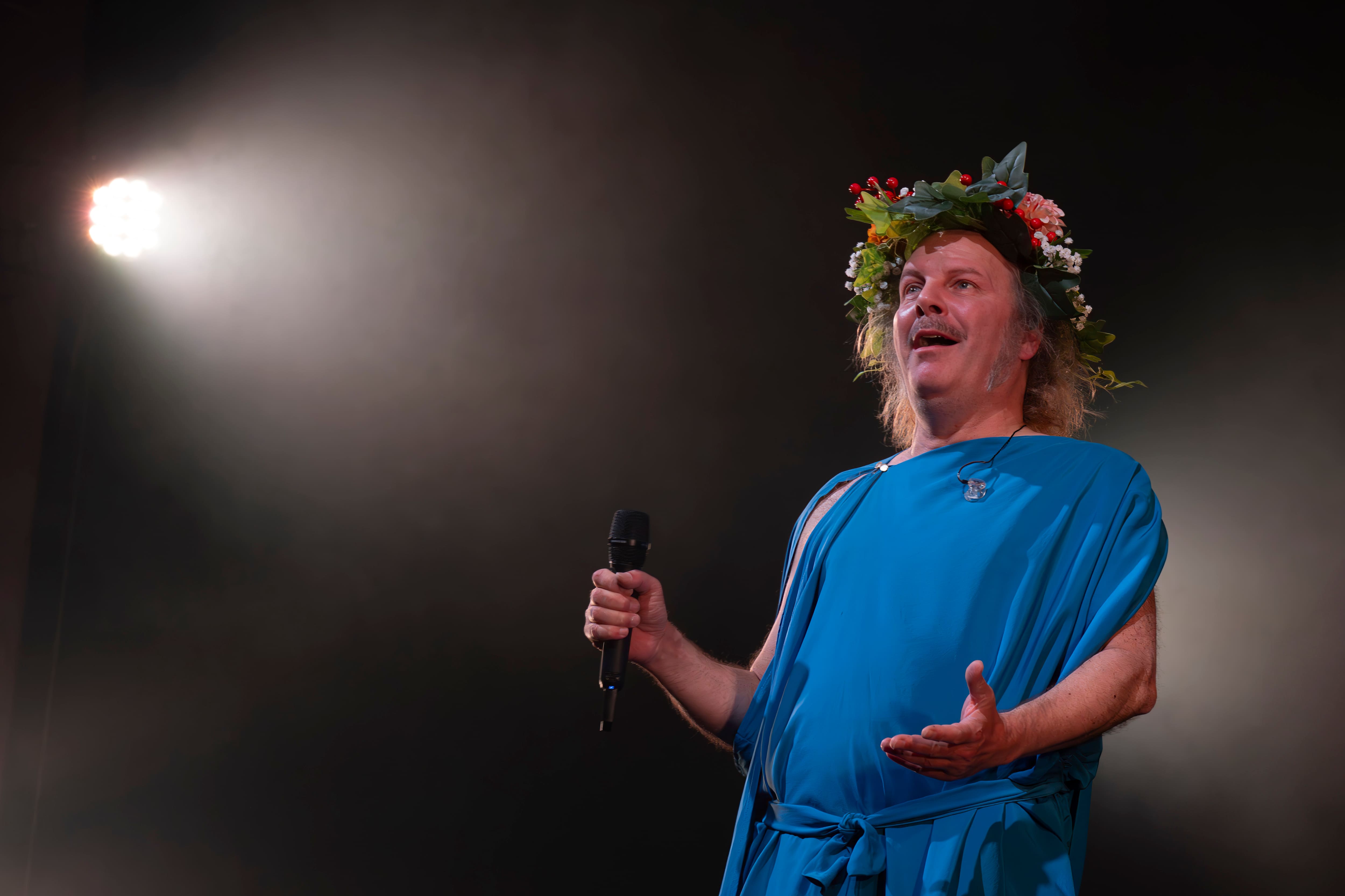 Le roi de l’absurde Philippe Katerine débarque aux Francos | TVA Nouvelles