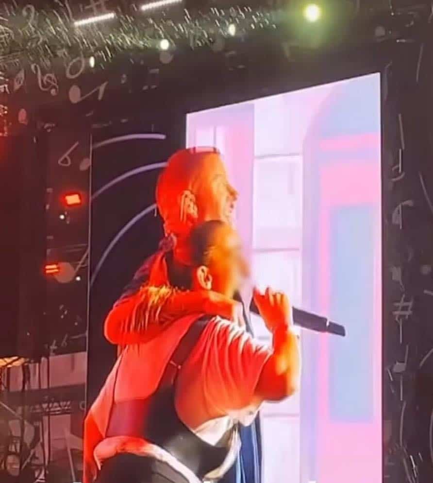 Fugitive recherch&eacute;e: pinc&eacute;e par la police... apr&egrave;s avoir &eacute;t&eacute; invit&eacute;e sur sc&egrave;ne par Macklemore