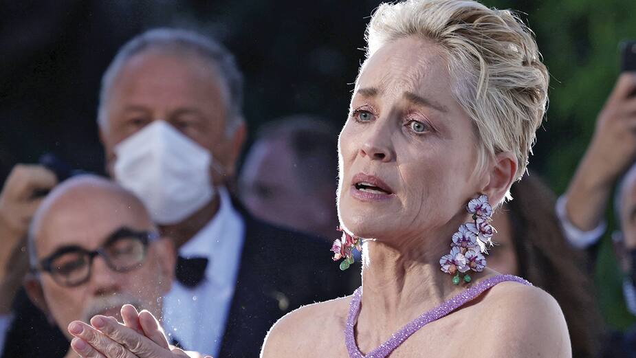 Image principale de l'article Sharon Stone annonce le triste décès de son neveu