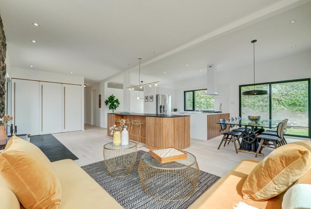 Une maison «mid-century modern» à 1 098 000$ 
