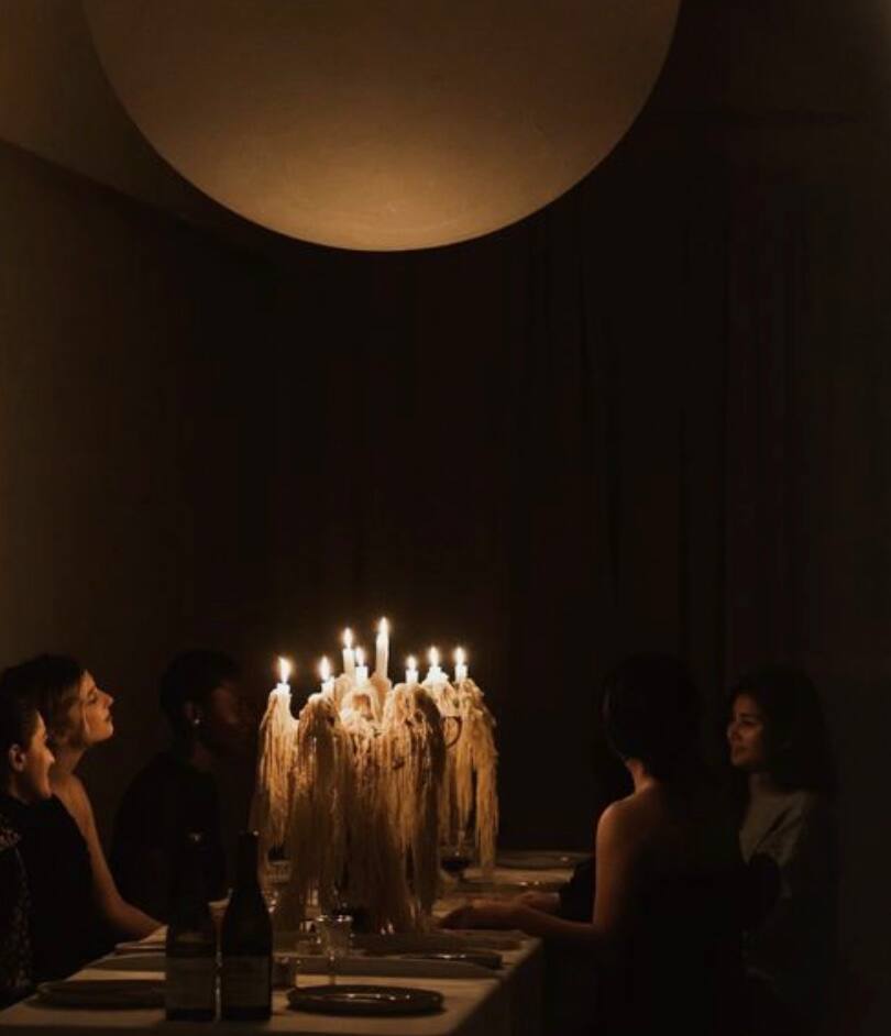 Un souper à la lueur des bougies pour l'Halloween 