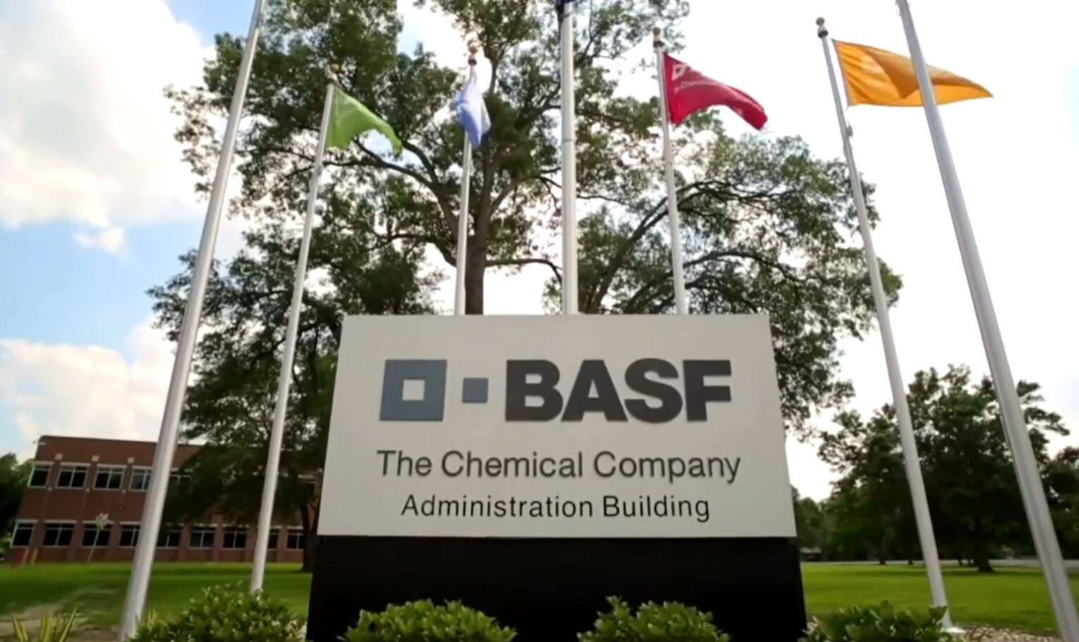 BASF envisage de construire une usine de batteries &agrave; B&eacute;cancour