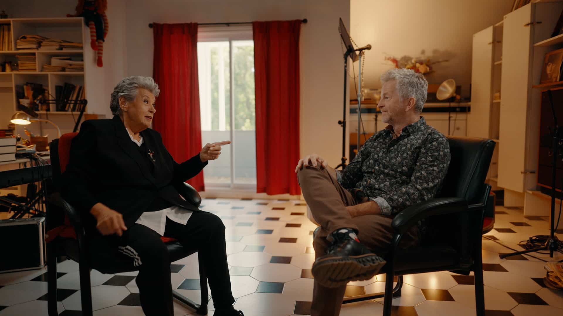 Il propose un documentaire sur Ginette Reno