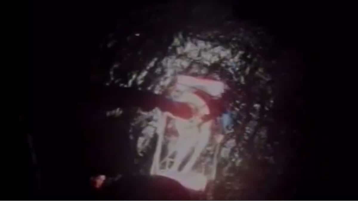 VIDÉO | Une famille à la mer survit en s’accrochant à une glacière