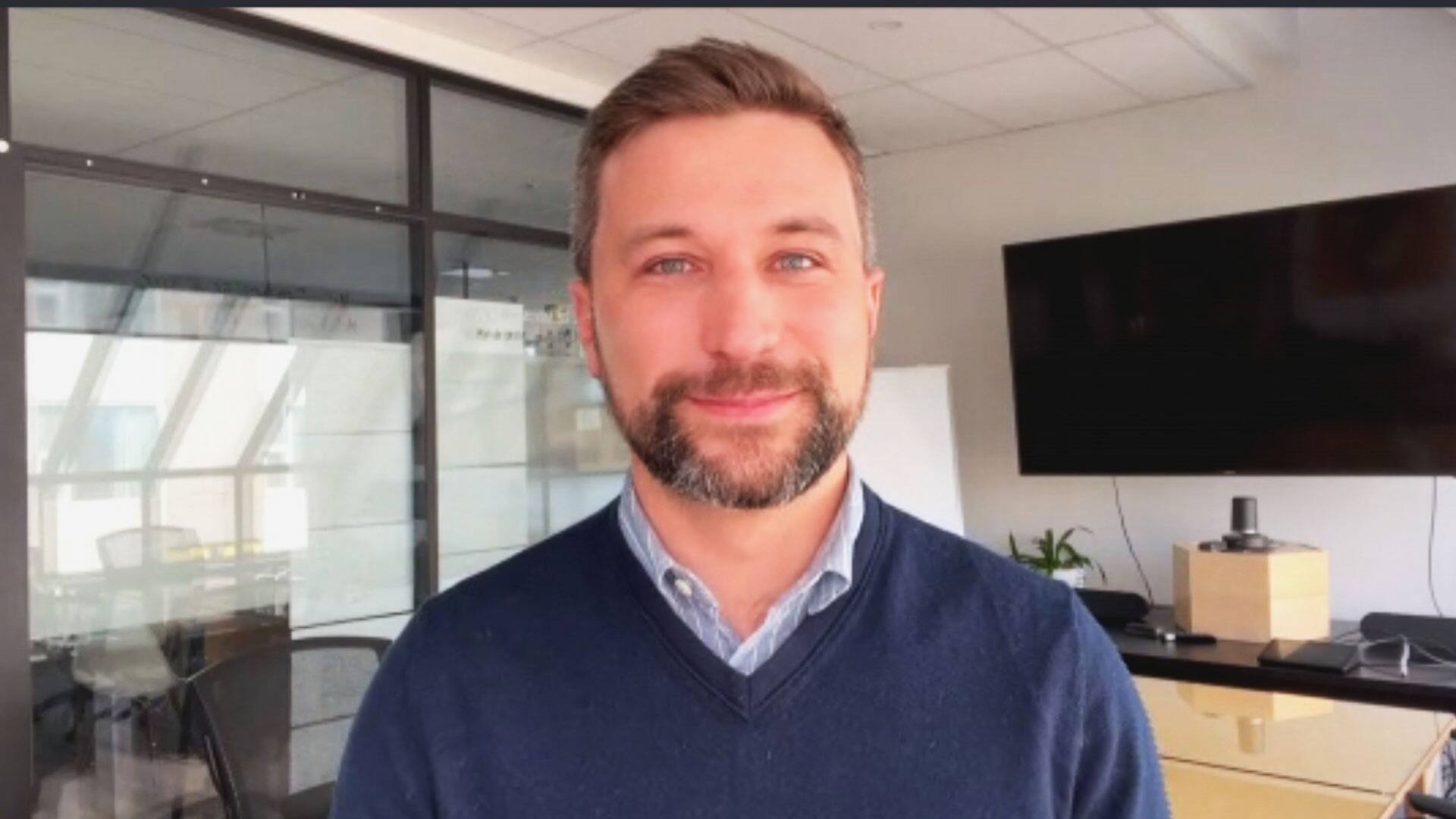 Gabriel Nadeau-Dubois en mission pour aller chercher des votes