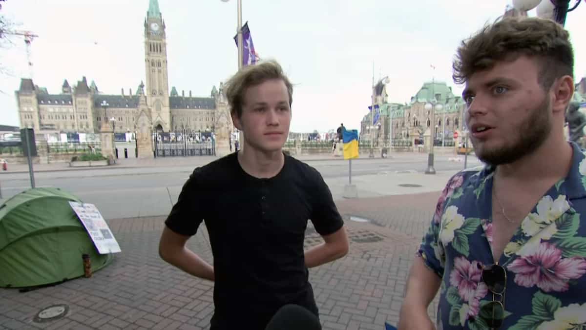 Grève de la faim de deux Montréalais à Ottawa