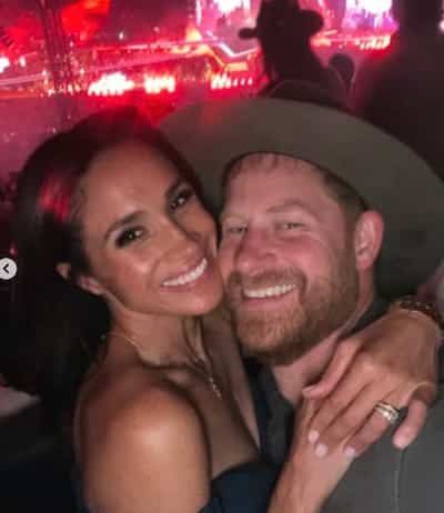 Vea los muy en el amor Meghan y el príncipe Harry se divierten en el concierto de Beyoncé