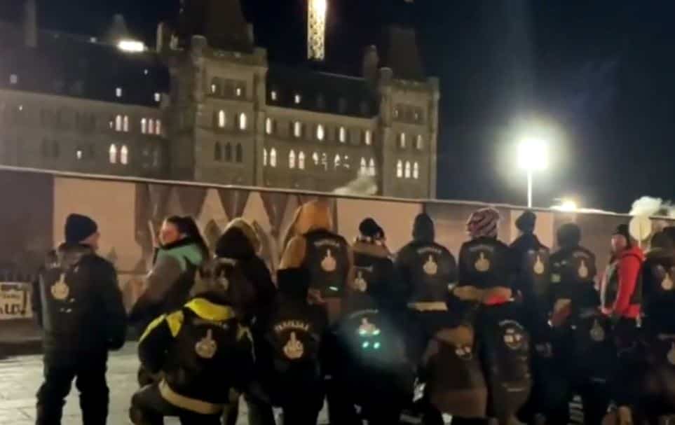 Le mouvement complotiste au Qu&eacute;bec pr&eacute;sent &agrave; Ottawa