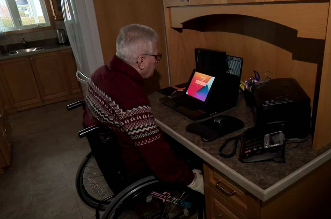 Un conseiller municipal quadripl&eacute;gique priv&eacute; de son transport adapt&eacute;