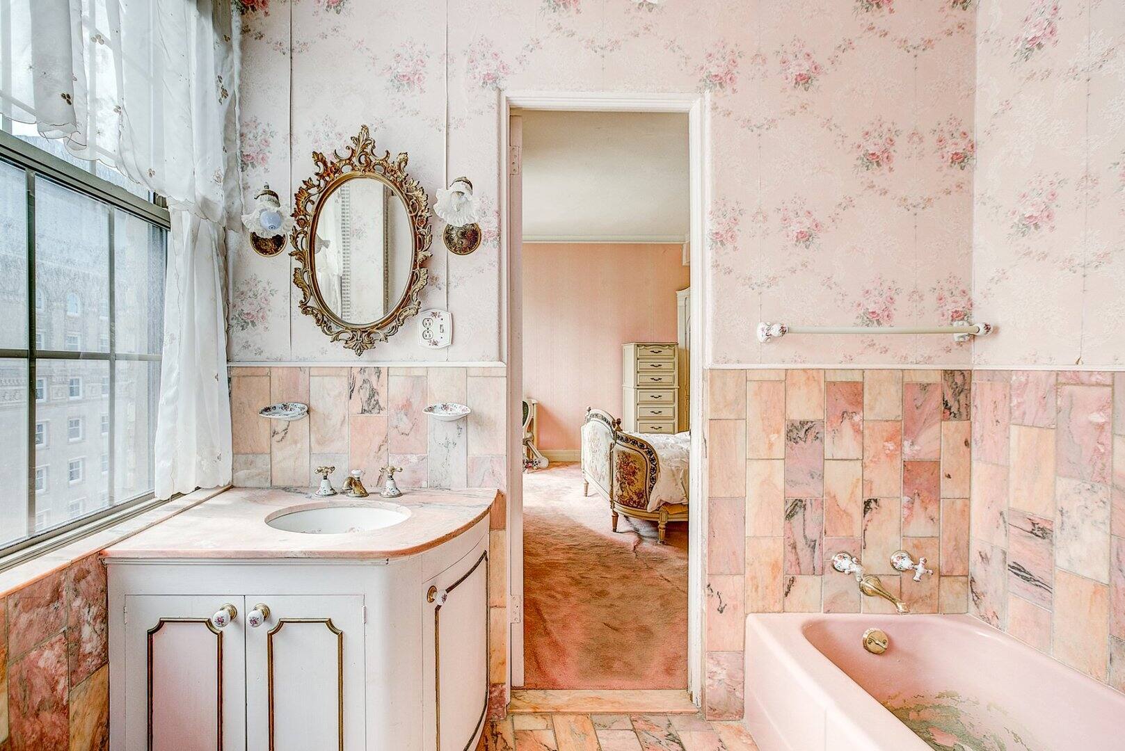 Un condo figé dans le temps pour 1 095 000$ 