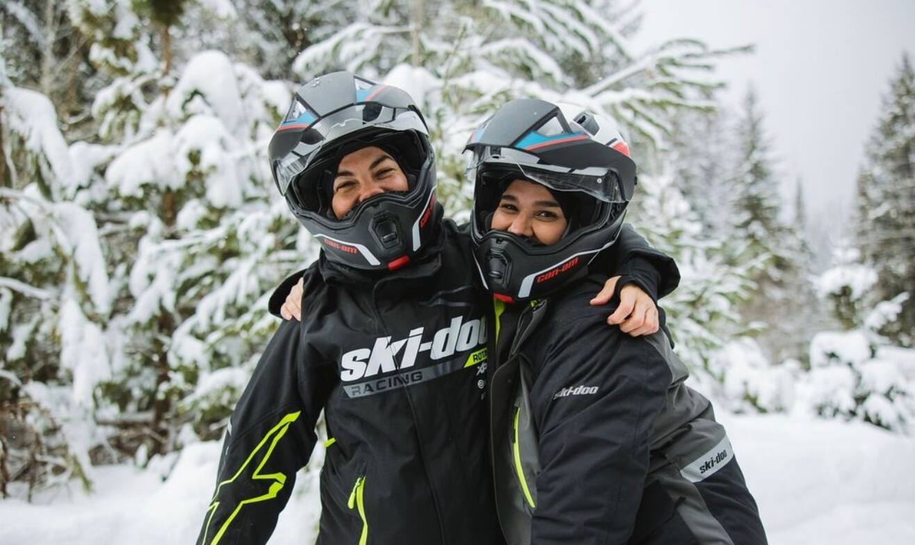 De la motoneige en forêt à Montebello