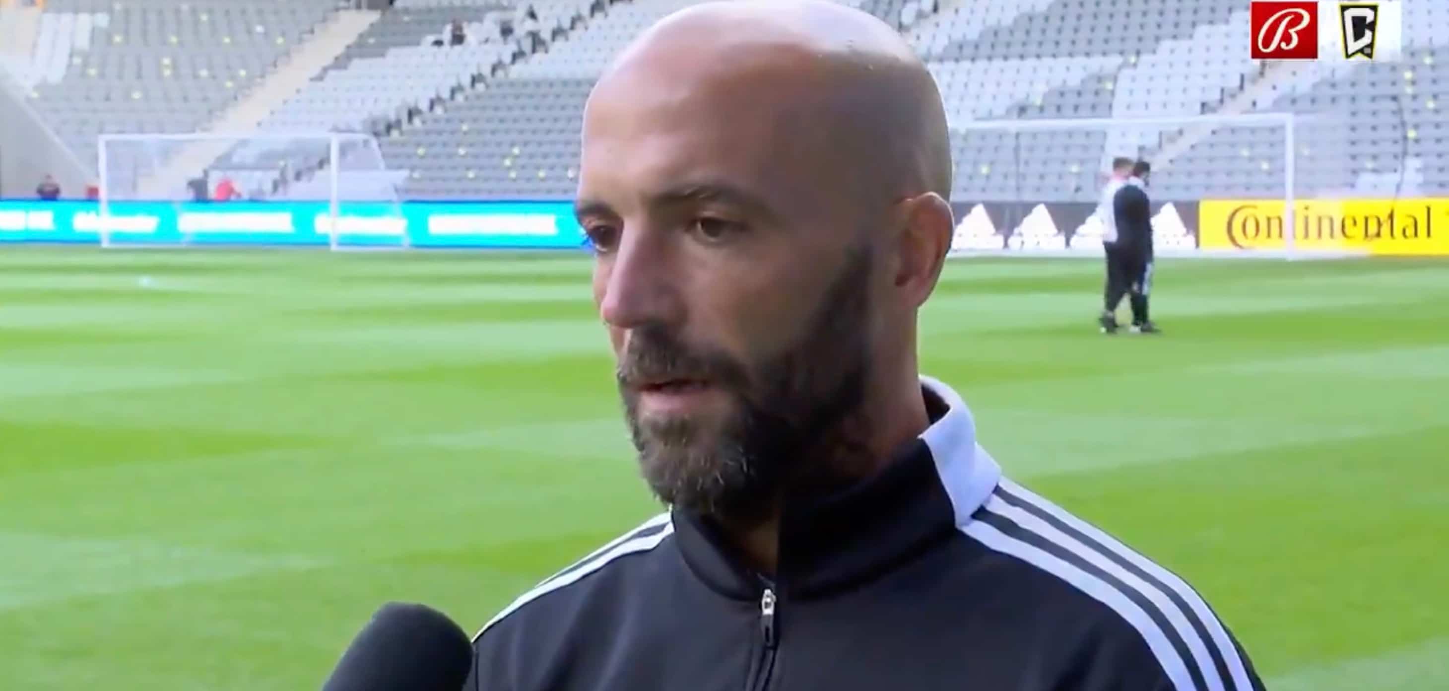 « C'est un sport d'hommes »: un entraîneur de MLS limogé après des propos sexistes envers une arbitre