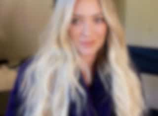 Après trois grossesses, elle pose nue