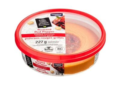 Carrito de compras con supermercado abstracto supermercado