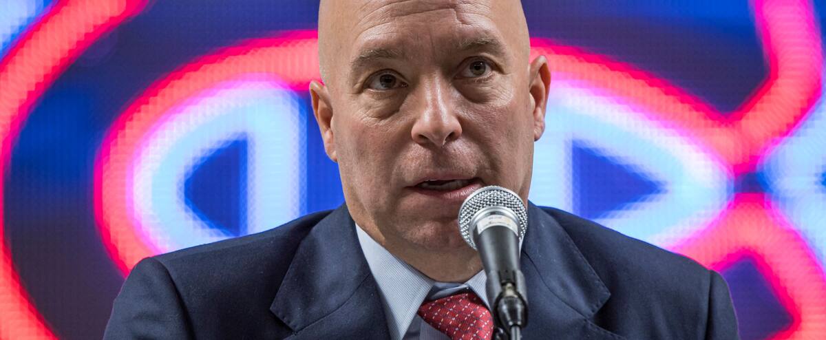 Le téléphone de Kent Hughes sonne