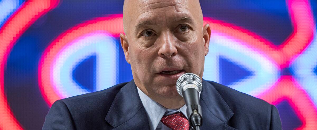 Quel sera le premier échange de Kent Hughes?