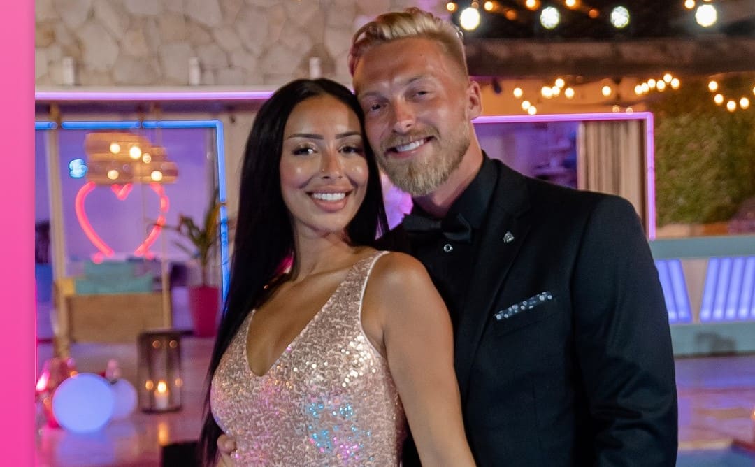 Arielle et Benjamin remportent &laquo;L&rsquo;&icirc;le de l&rsquo;amour&raquo;