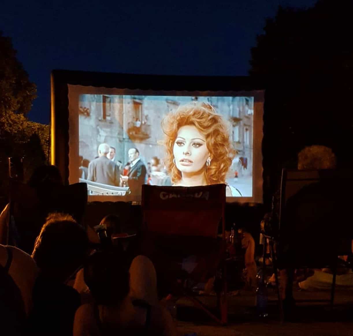Des films italiens à la belle étoile au parc