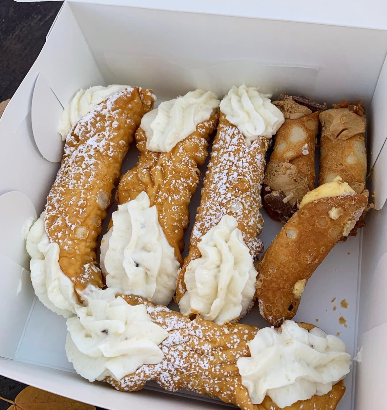 Plus de 30 saveurs de cannoli à cette pâtisserie 