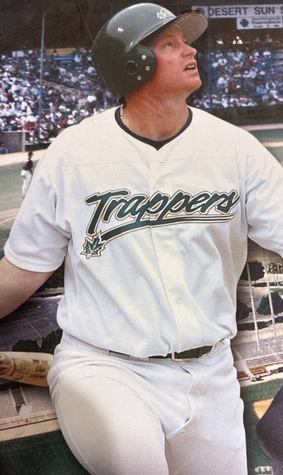 Jake Thrower, con el uniforme de los cazadores de Edmonton, Montreal Expos School Club a nivel AAA.