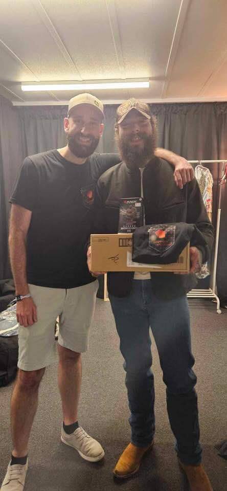 Post Malone à Québec: une partie de cartes Magic avec la Boutique ...