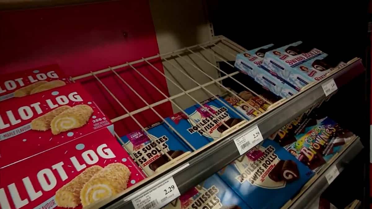 Ah Non Vachon Cesse La Production D Un De Ses Gateaux Adores Le Sac De Chips Ah Non Vachon Cesse La Production D Un De Ses Gateaux Adores Le Sac De Chips
