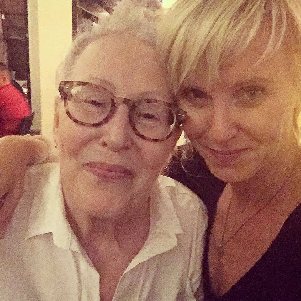 Elle rend hommage à sa maman décédée