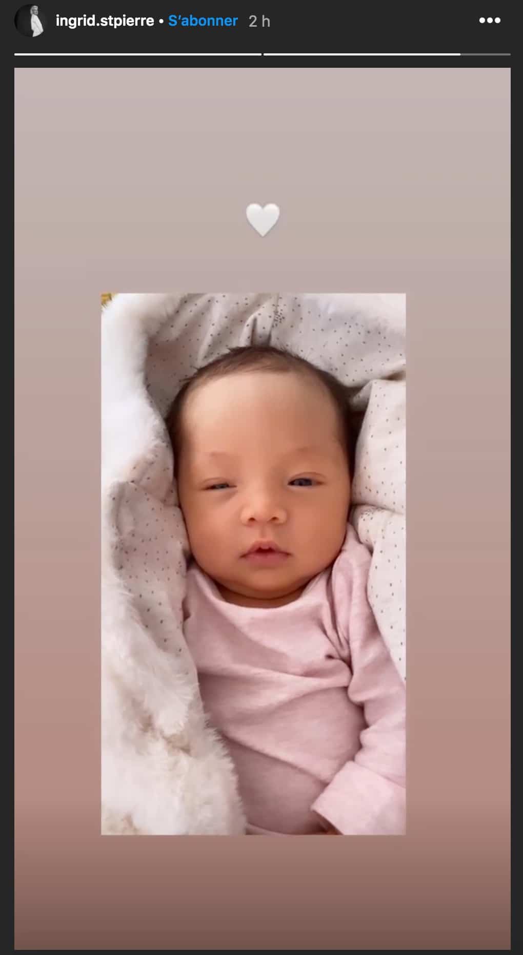 Ingrid St Pierre A Accouche Et Presente Sa Mignonne Petite Fille 7 Jours