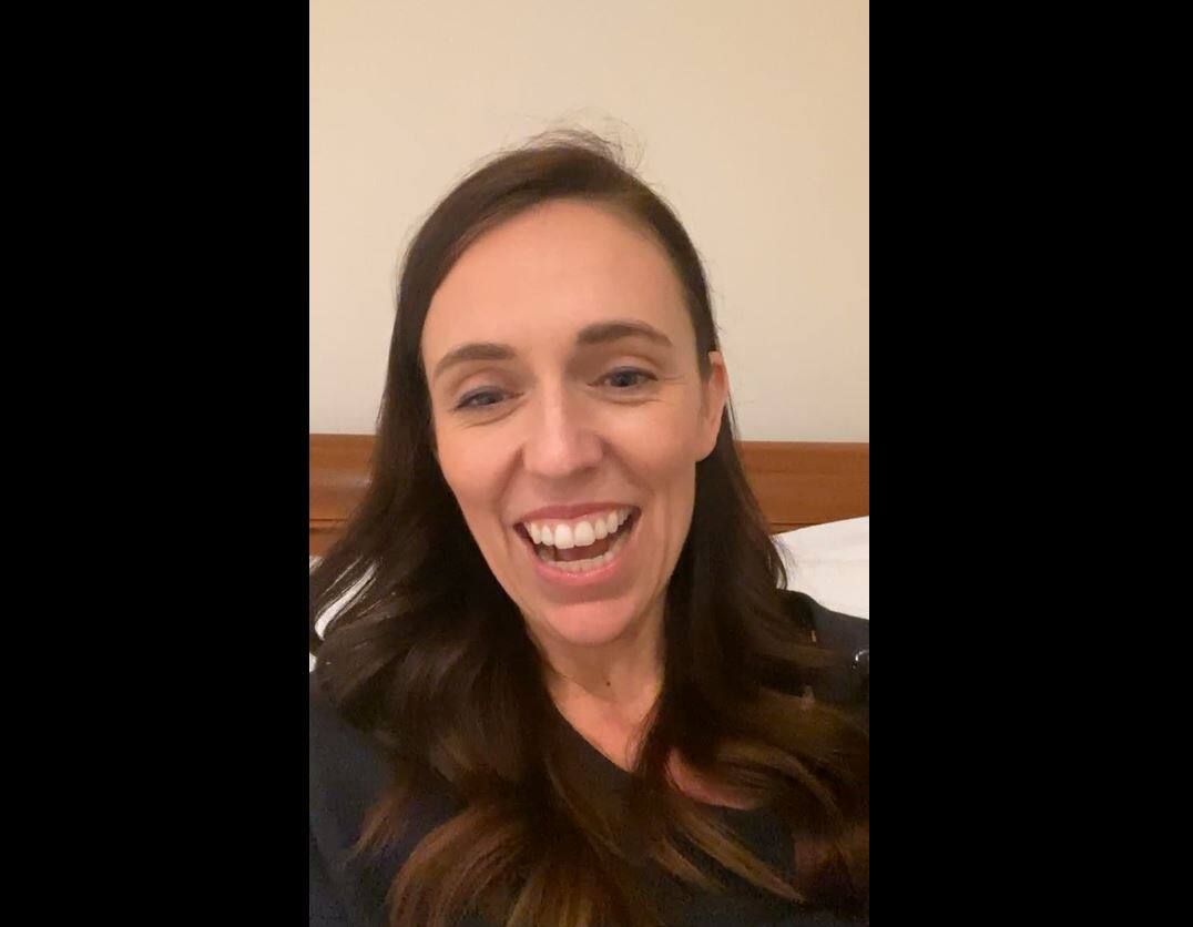 &laquo;Maman?&raquo;: Jacinda Ardern interrompue par sa fille en direct