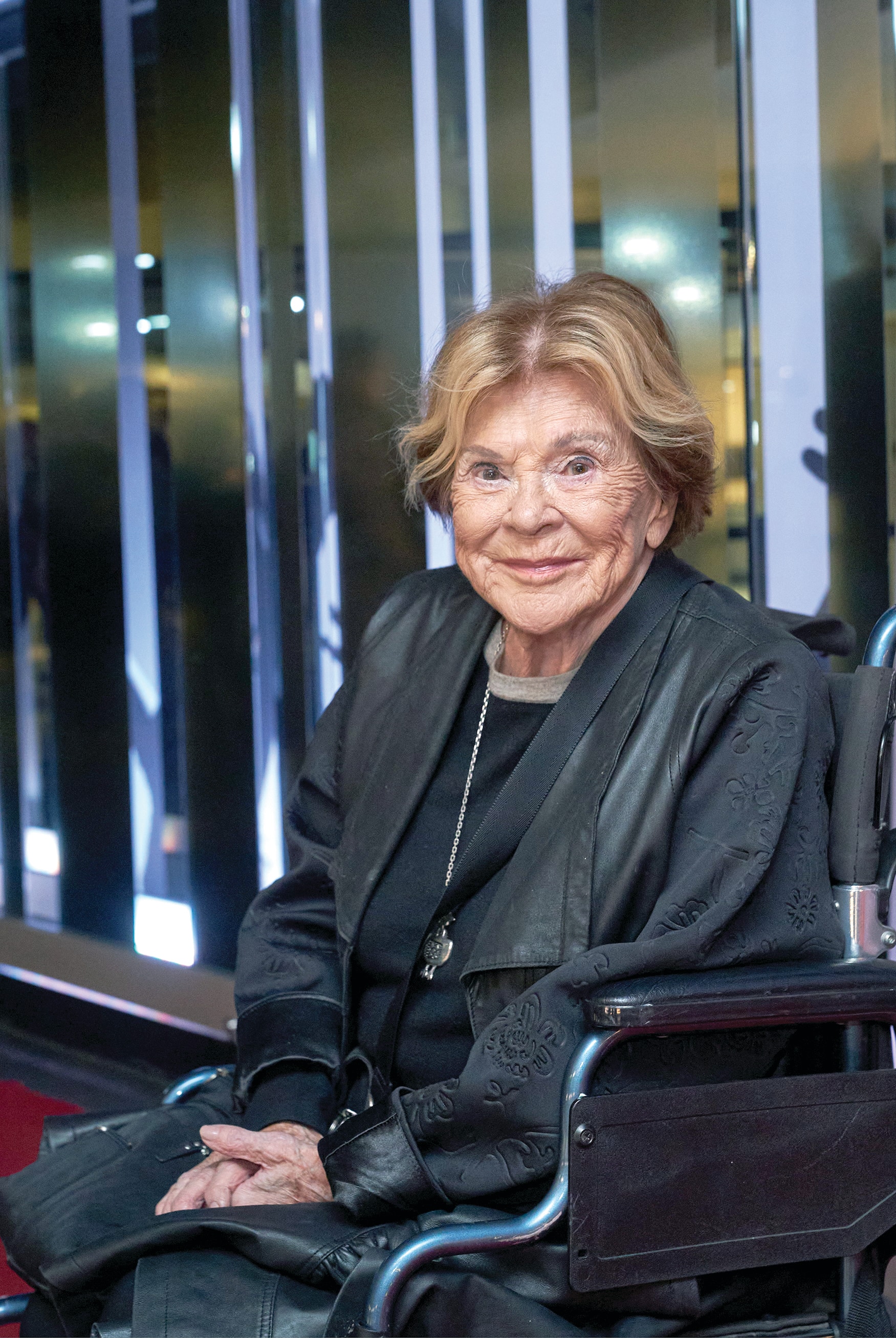 Elle explique pourquoi elle a un fauteuil roulant