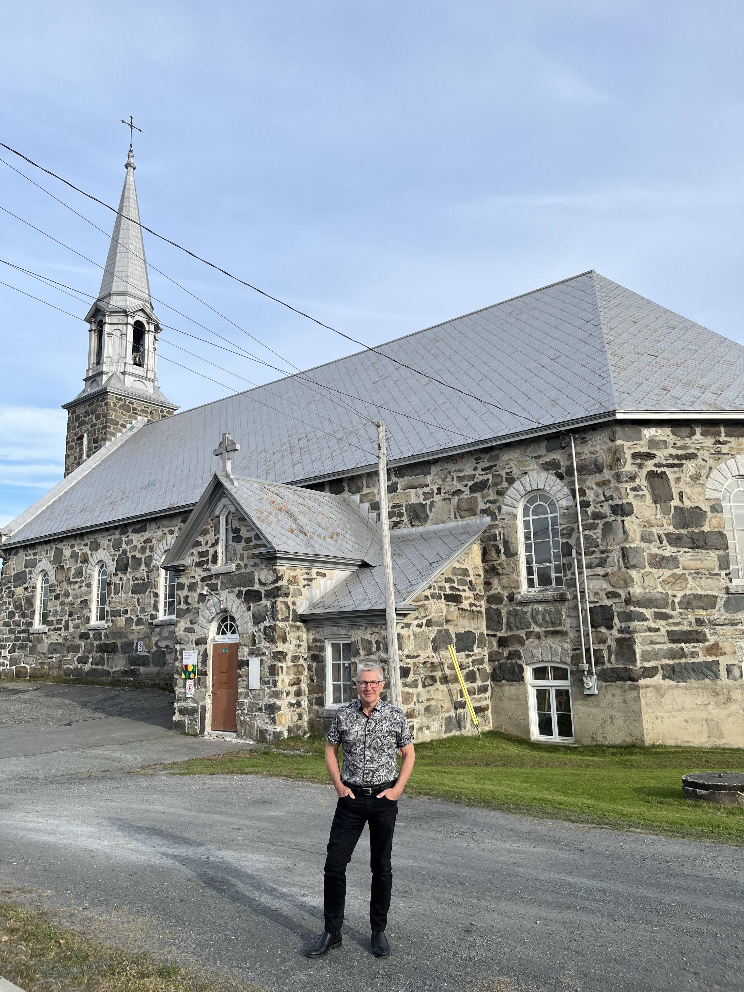 Un Beauceron ach&egrave;te une &eacute;glise 1$ pour y faire pousser des l&eacute;gumes et aider les gens dans le besoin