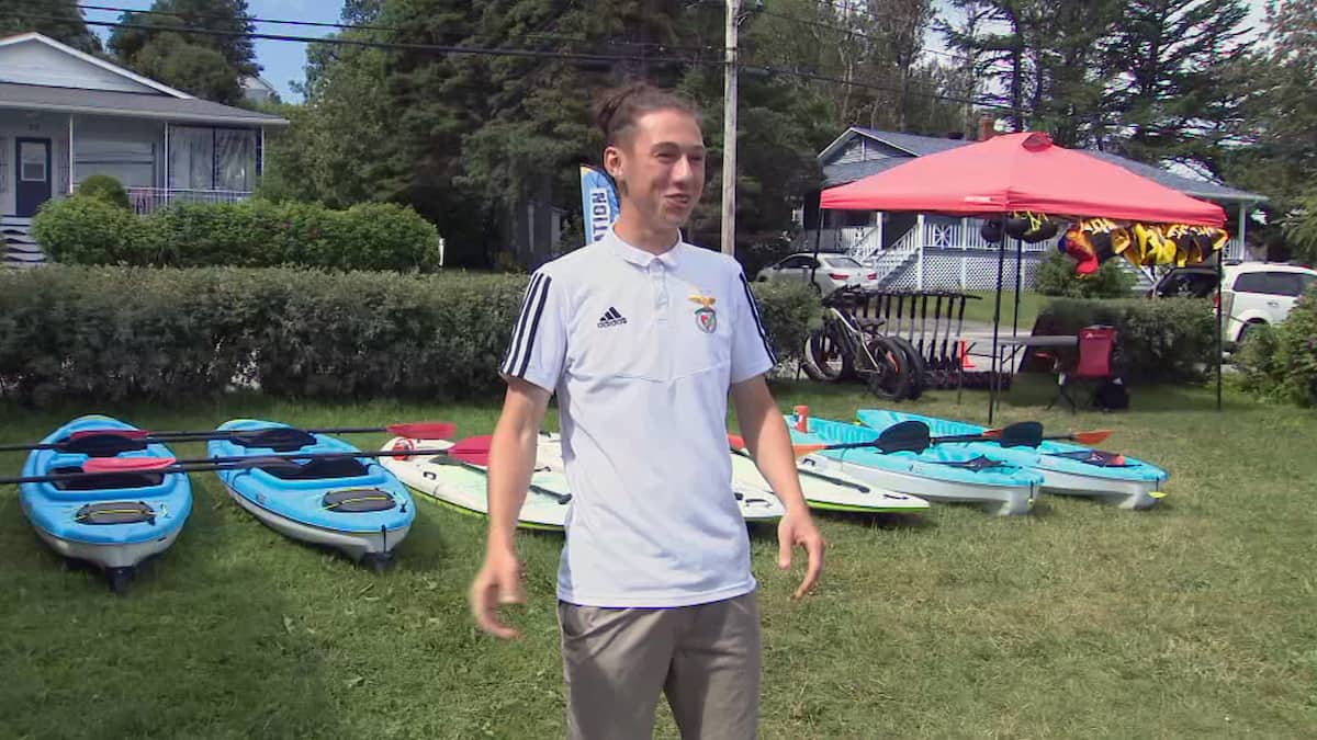 À 17 ans, son entreprise a le vent dans les voiles