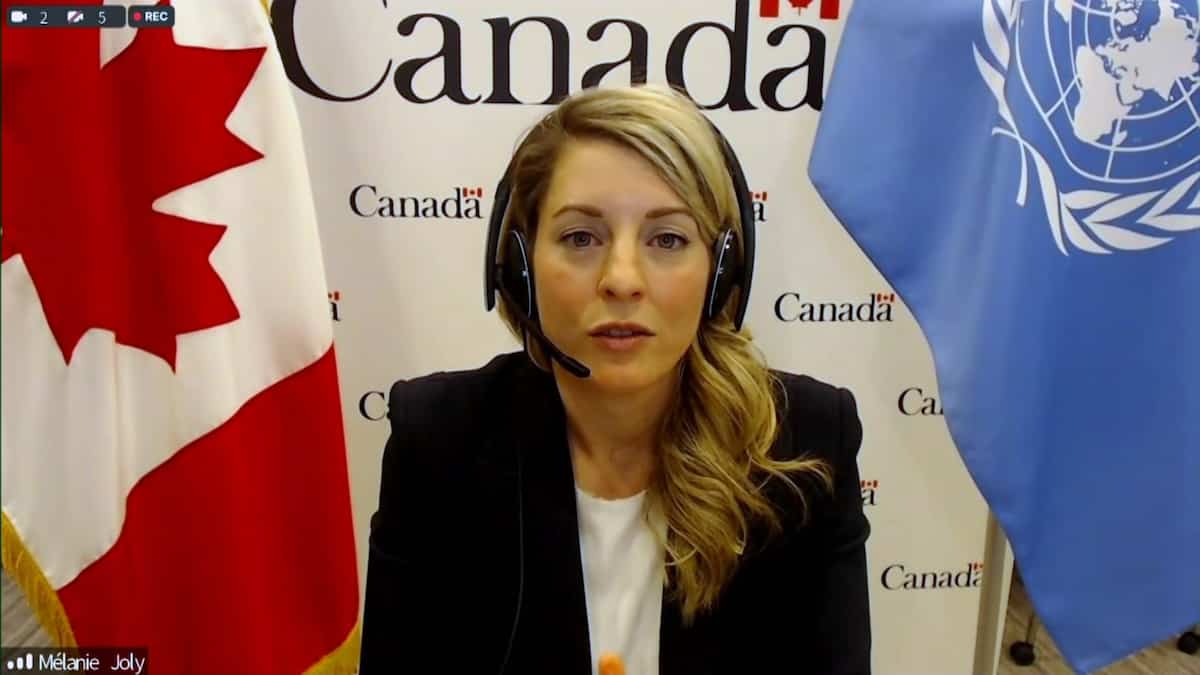 Plus de sanctions contre la Russie et d’armes à l’Ukraine à venir, dit Mélanie Joly