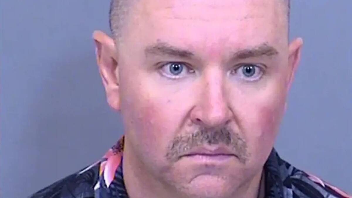 «Ton âge ne me dérange pas»: un directeur d’école accusé d’avoir envoyé des messages sexuels à une préadolescente