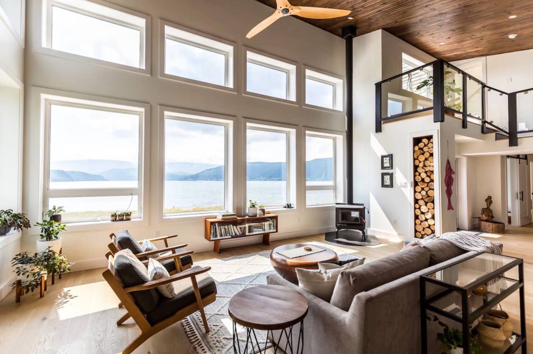 Une maison avec vue sur l’eau à louer 