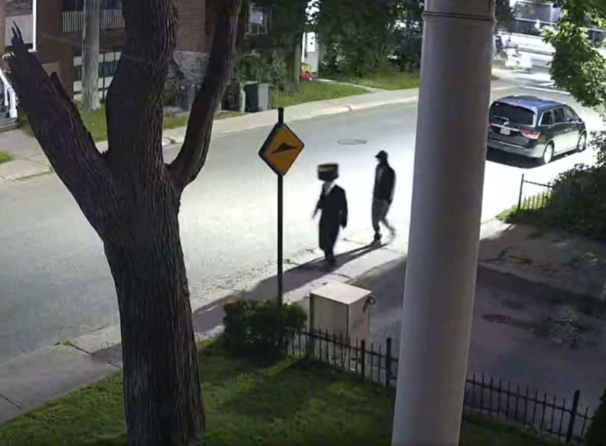 Insultes, chapeaux volés et crachats: deux hommes arrêtés pour s’en être pris à des juifs hassidiques à Montréal